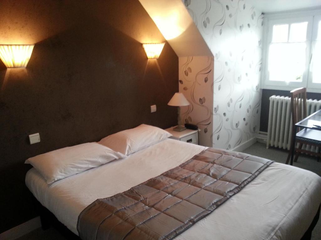 Le Savoie Villars La Roche-Posay Room photo